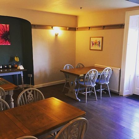 The Greyhound Inn Bedale Extérieur photo