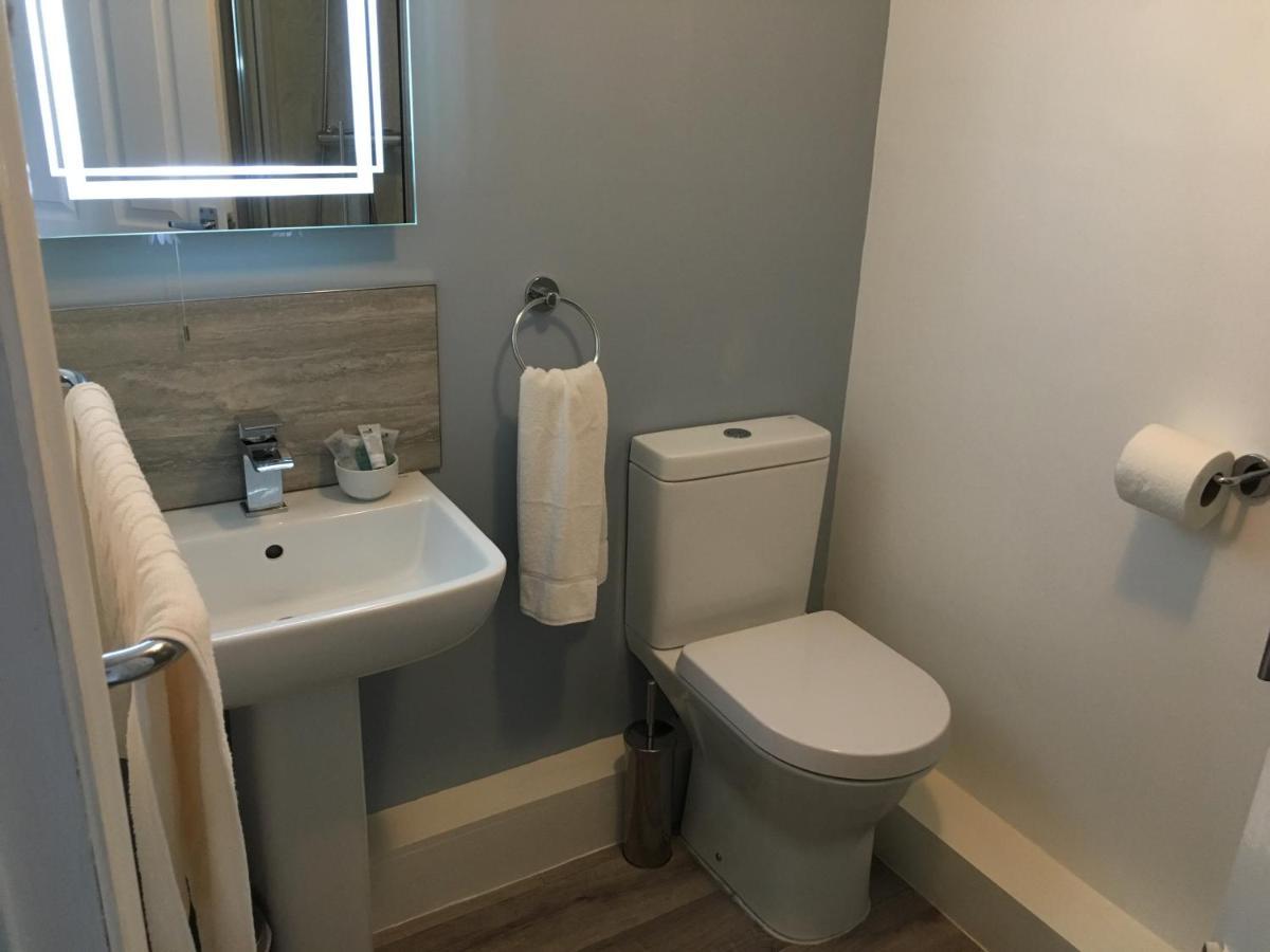 The Greyhound Inn Bedale Extérieur photo