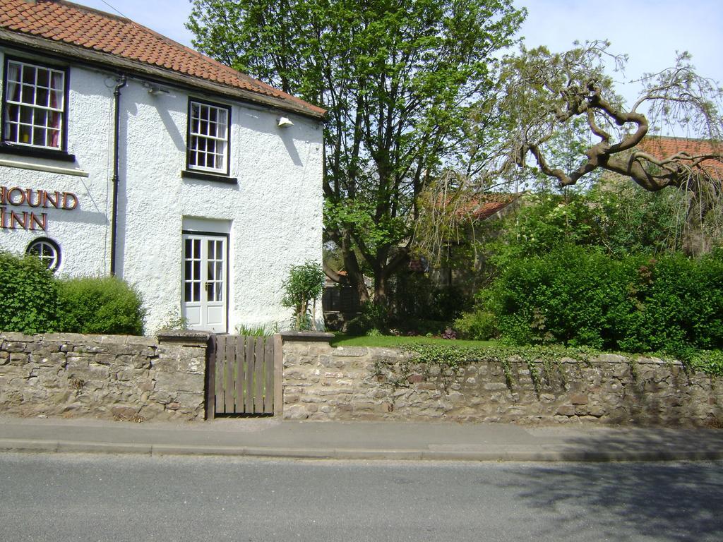 The Greyhound Inn Bedale Extérieur photo