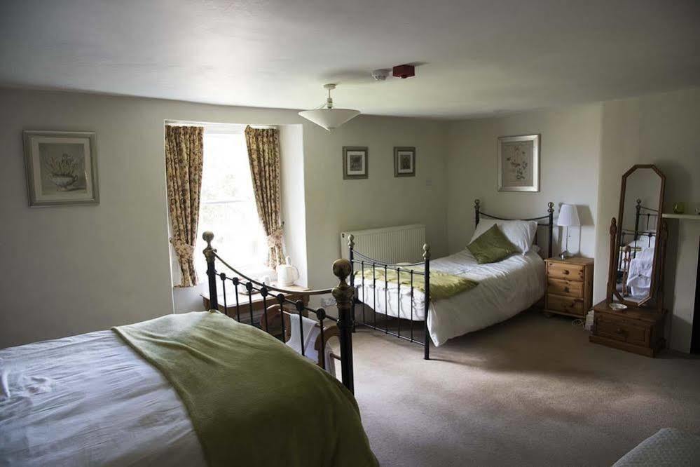 The Greyhound Inn Bedale Extérieur photo