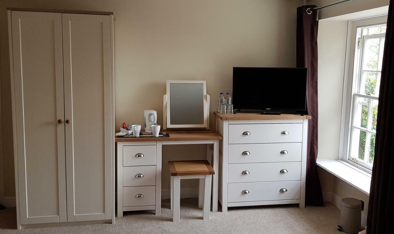 The Greyhound Inn Bedale Extérieur photo
